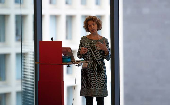 Karen at Built In Chicago’s D Conference presenting on “Designing for the Experience of Things” (courtesy of Built In Chicago)