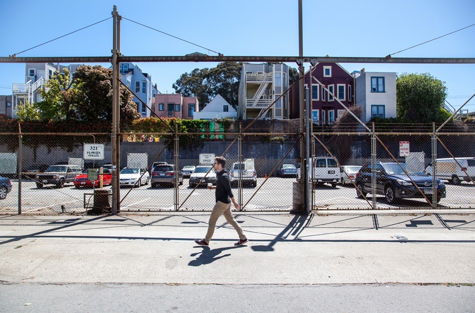The one-mile walk from Andrew’s apartment passes many of the Mission’s most well known spots including Dolores Park, Bi-Rite, and Tartine Bakery. “Most Asanas live in the Mission. I’d say 60% or more walk or bike to work.”